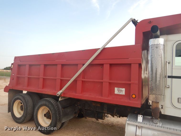 image for item DD0362 1995 Freightliner FLD  dump truck