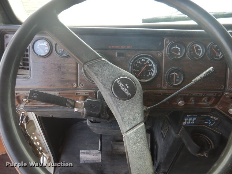 image for item DD0362 1995 Freightliner FLD  dump truck