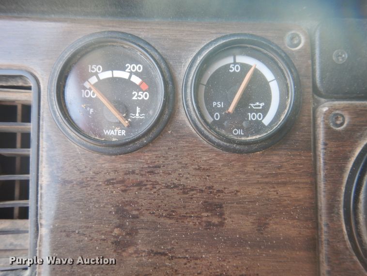 image for item DD0362 1995 Freightliner FLD  dump truck