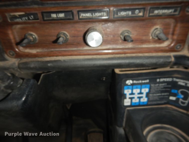 image for item DD0362 1995 Freightliner FLD  dump truck