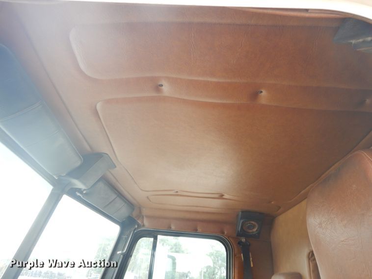 image for item DD0362 1995 Freightliner FLD  dump truck