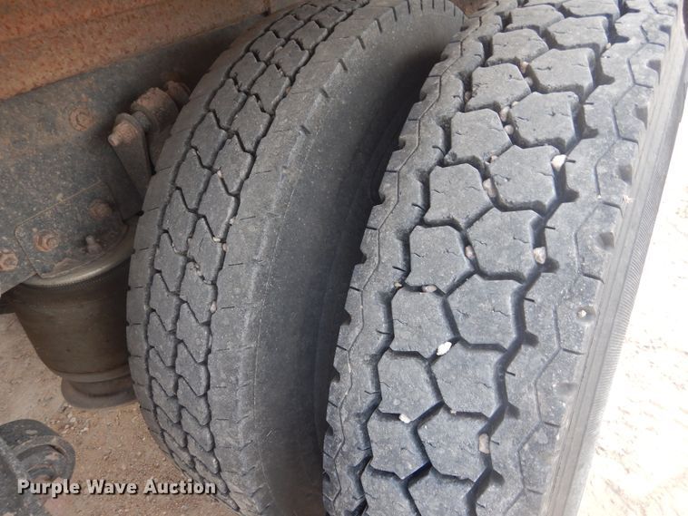 image for item DD0362 1995 Freightliner FLD  dump truck