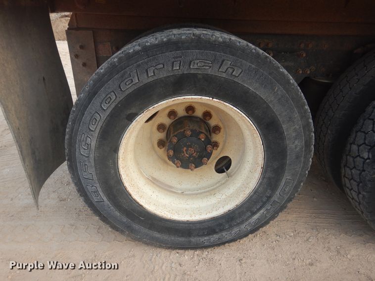 image for item DD0362 1995 Freightliner FLD  dump truck