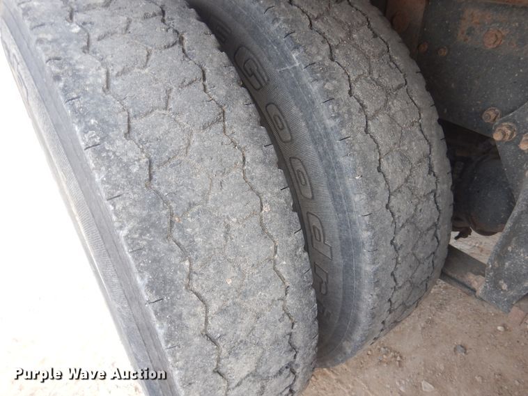 image for item DD0362 1995 Freightliner FLD  dump truck