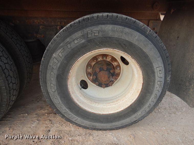 image for item DD0362 1995 Freightliner FLD  dump truck