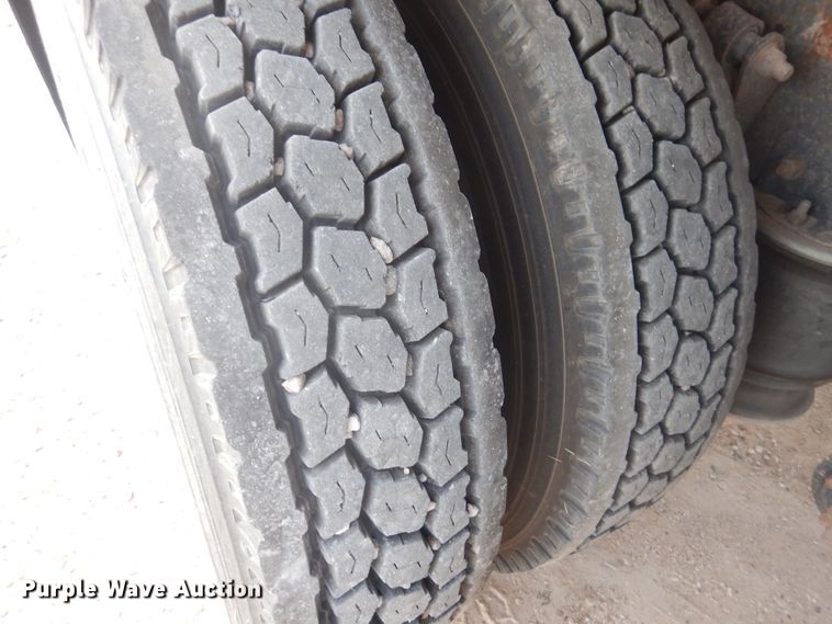 image for item DD0362 1995 Freightliner FLD  dump truck