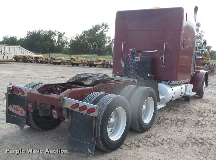 image for item DD0363 1988 Peterbilt 379  semi truck