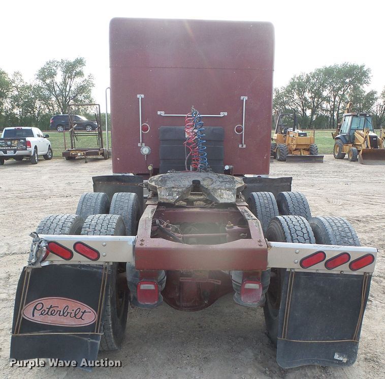 image for item DD0363 1988 Peterbilt 379  semi truck