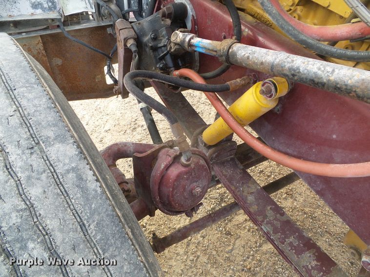 image for item DD0363 1988 Peterbilt 379  semi truck