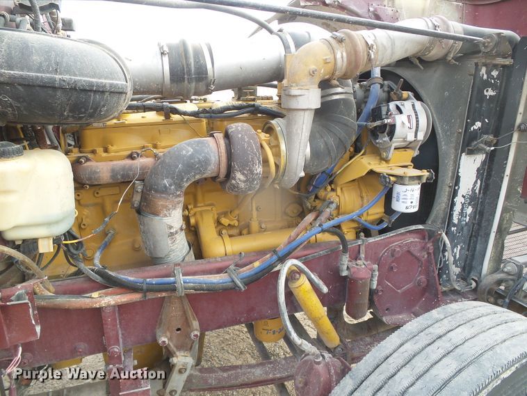 image for item DD0363 1988 Peterbilt 379  semi truck