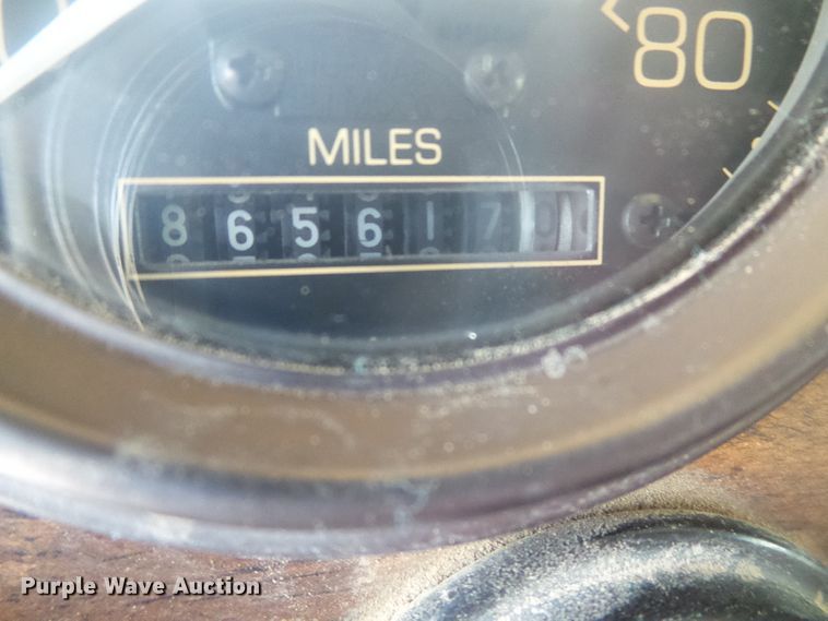 image for item DD0363 1988 Peterbilt 379  semi truck