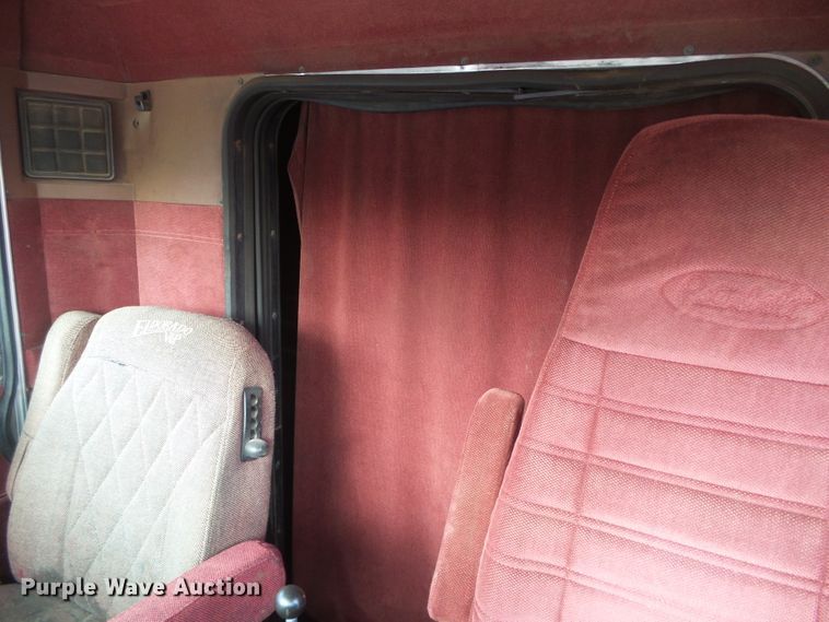 image for item DD0363 1988 Peterbilt 379  semi truck