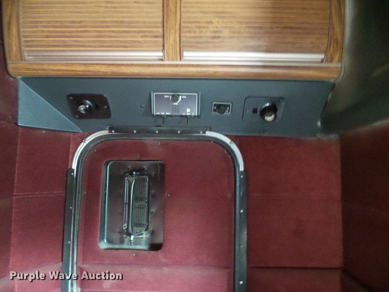 image for item DD0363 1988 Peterbilt 379  semi truck