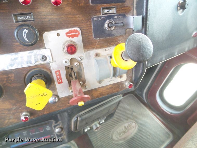 image for item DD0363 1988 Peterbilt 379  semi truck