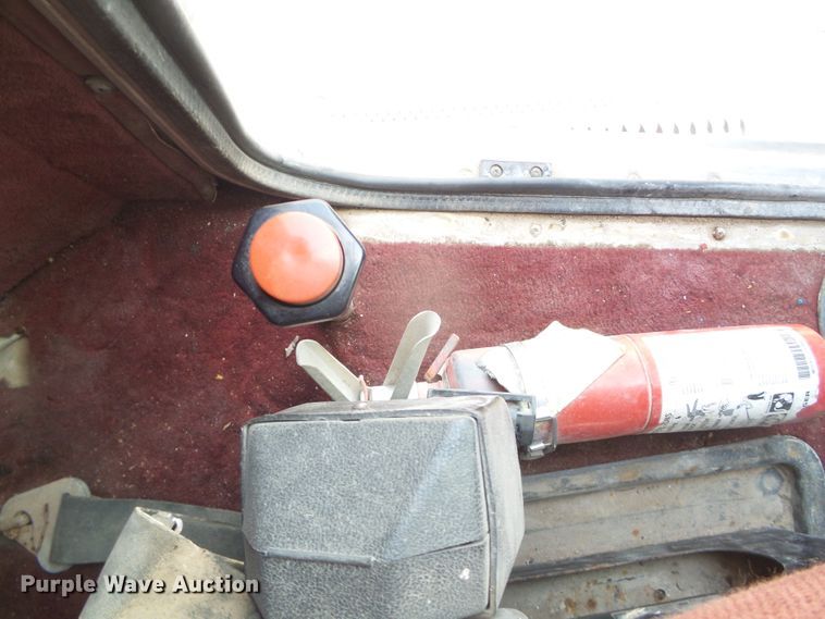 image for item DD0363 1988 Peterbilt 379  semi truck