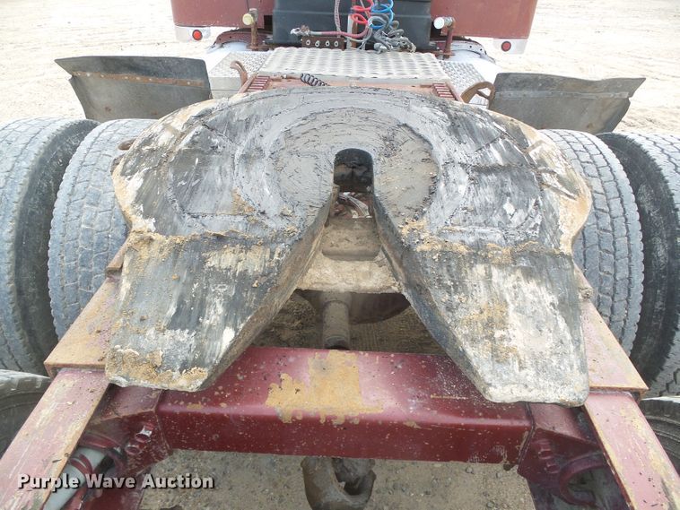 image for item DD0363 1988 Peterbilt 379  semi truck