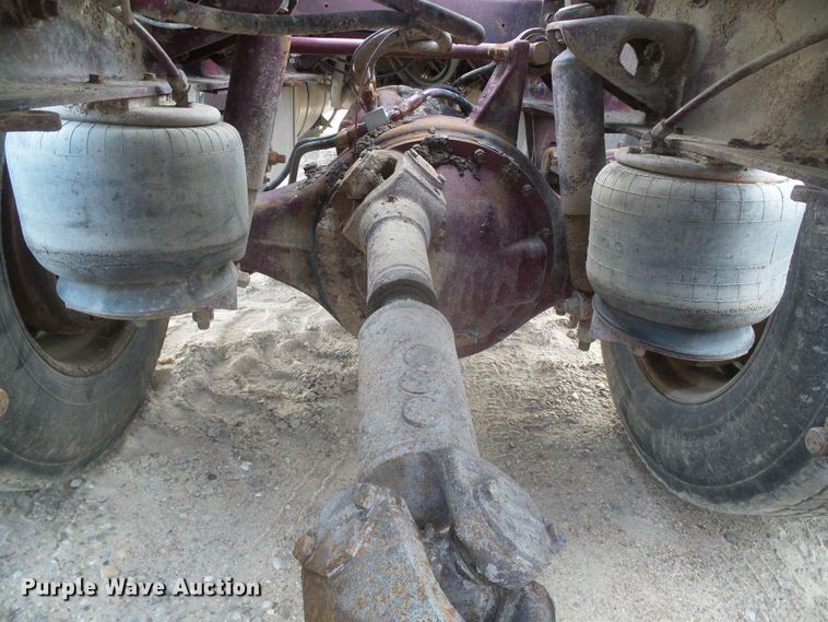 image for item DD0363 1988 Peterbilt 379  semi truck