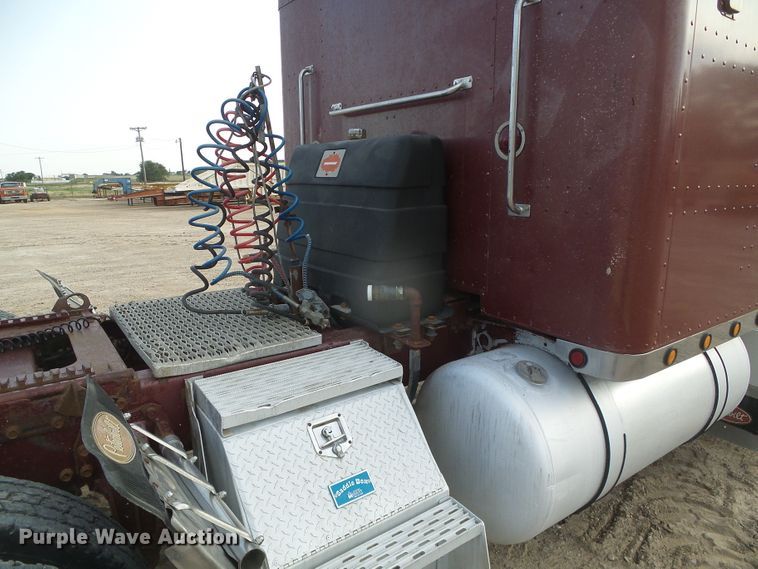 image for item DD0363 1988 Peterbilt 379  semi truck