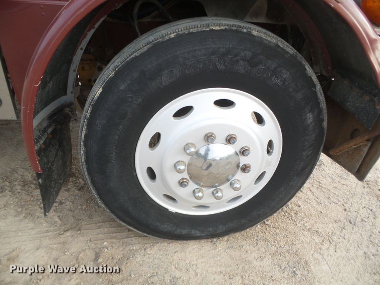 image for item DD0363 1988 Peterbilt 379  semi truck