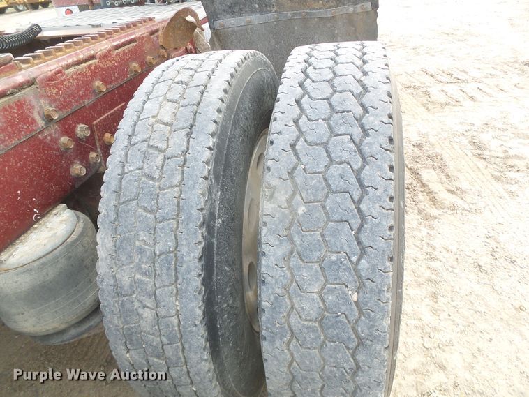 image for item DD0363 1988 Peterbilt 379  semi truck