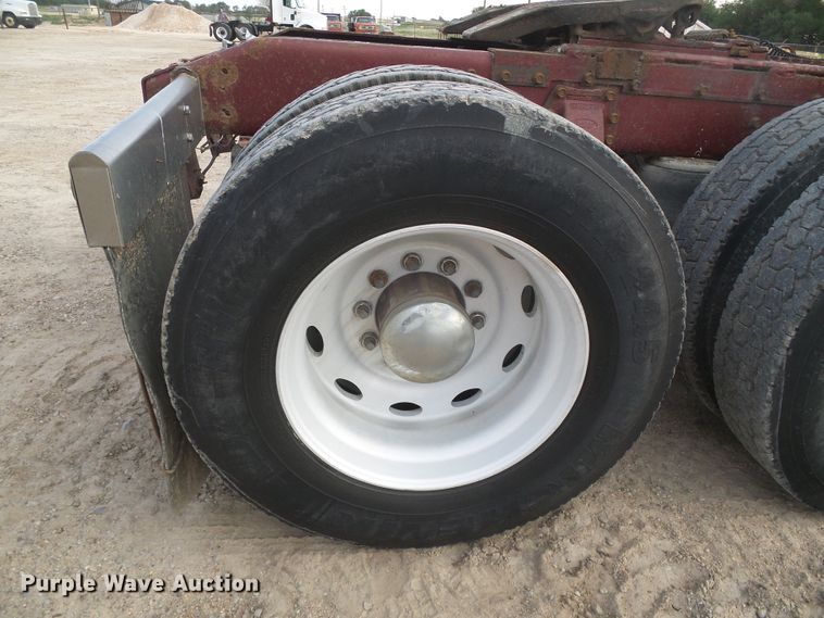 image for item DD0363 1988 Peterbilt 379  semi truck