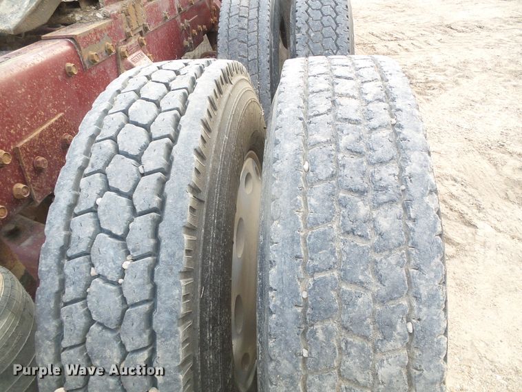 image for item DD0363 1988 Peterbilt 379  semi truck