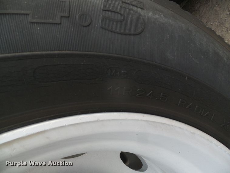 image for item DD0363 1988 Peterbilt 379  semi truck