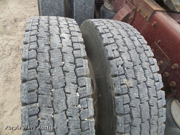 image for item DD0363 1988 Peterbilt 379  semi truck