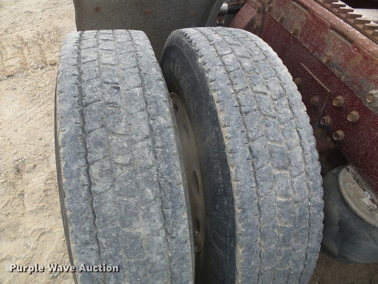 image for item DD0363 1988 Peterbilt 379  semi truck