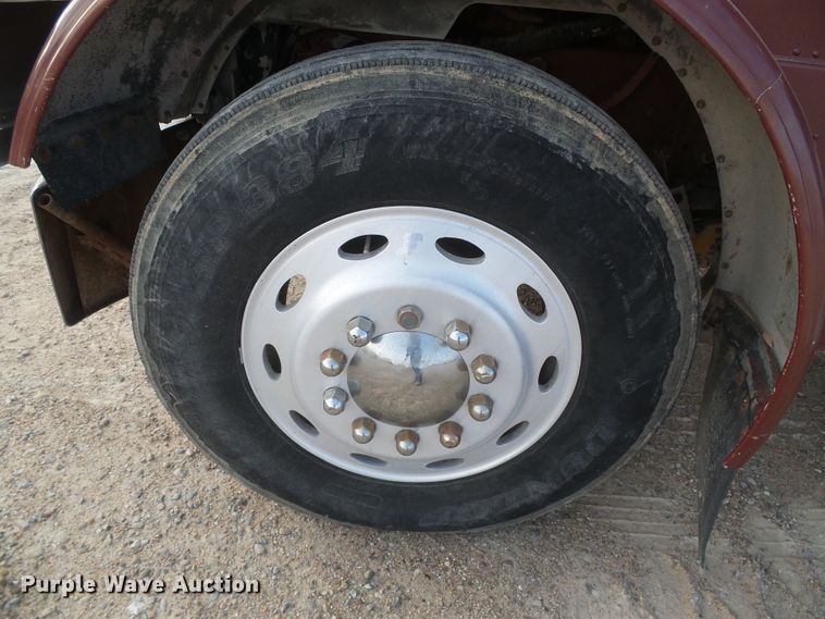 image for item DD0363 1988 Peterbilt 379  semi truck