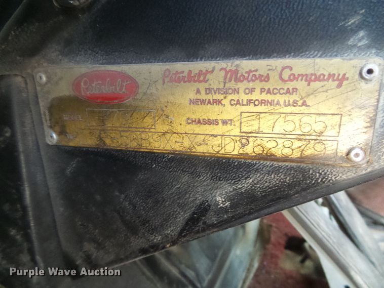 image for item DD0363 1988 Peterbilt 379  semi truck