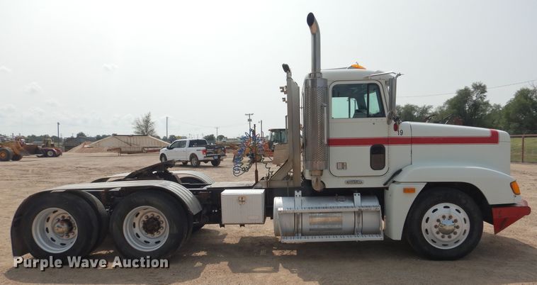 image for item DD0364 1997 Freightliner FLD 120  semi truck