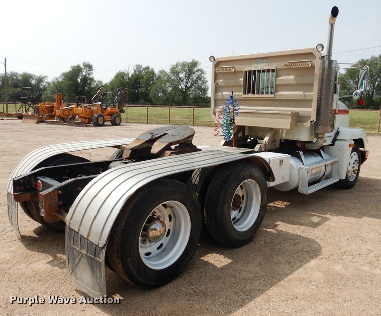 image for item DD0364 1997 Freightliner FLD 120  semi truck