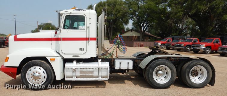 image for item DD0364 1997 Freightliner FLD 120  semi truck