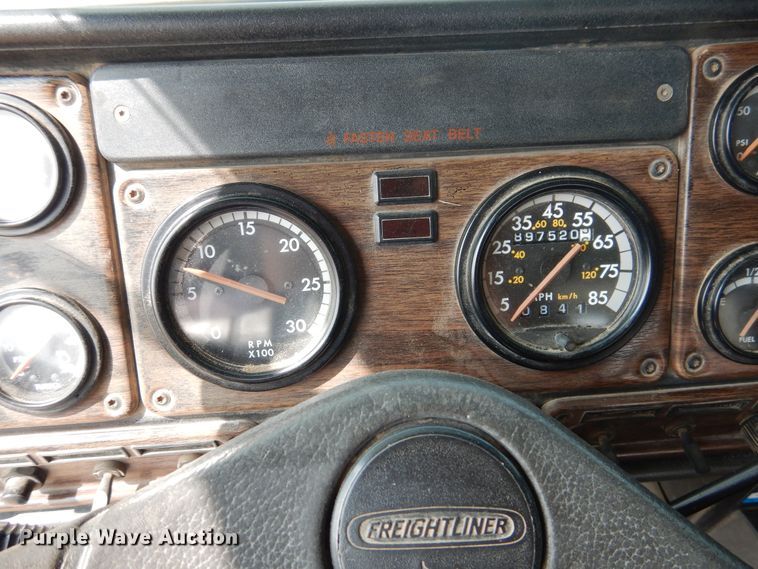 image for item DD0364 1997 Freightliner FLD 120  semi truck