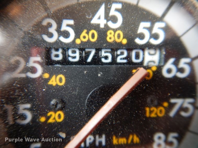 image for item DD0364 1997 Freightliner FLD 120  semi truck