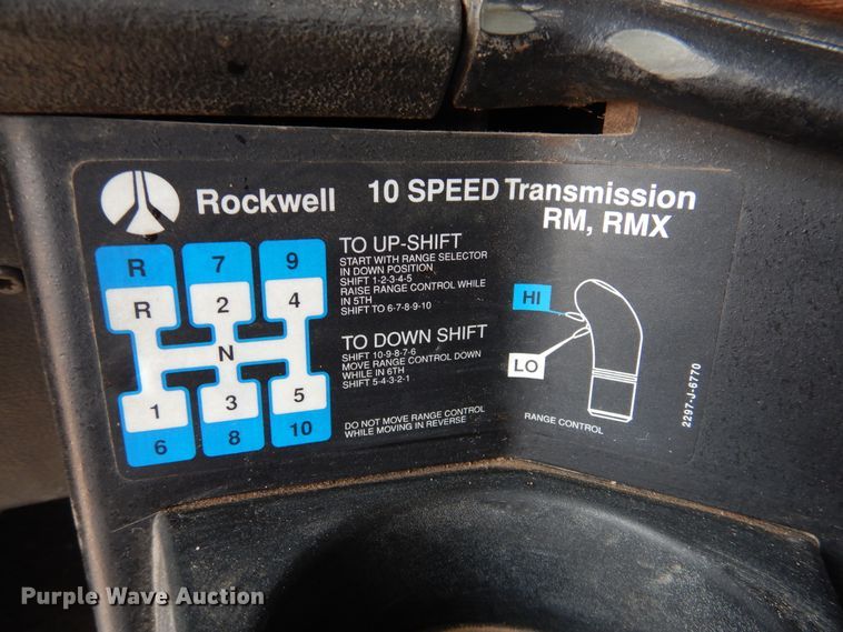 image for item DD0364 1997 Freightliner FLD 120  semi truck