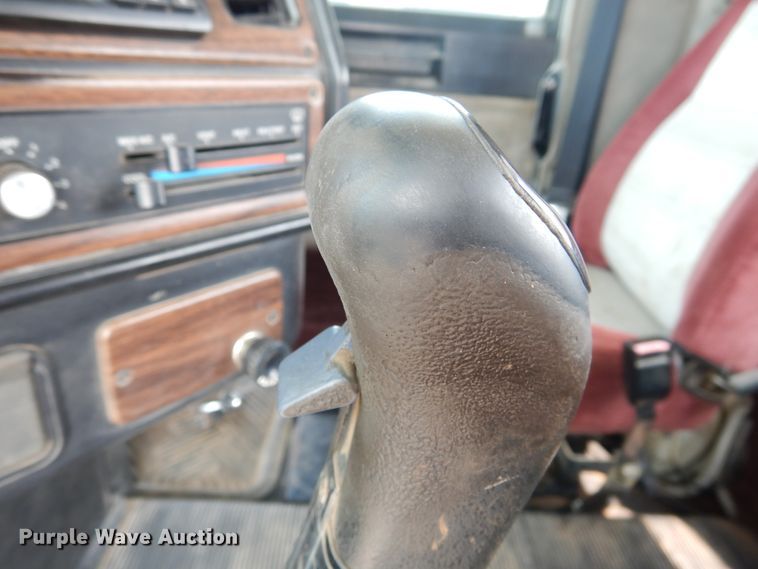 image for item DD0364 1997 Freightliner FLD 120  semi truck