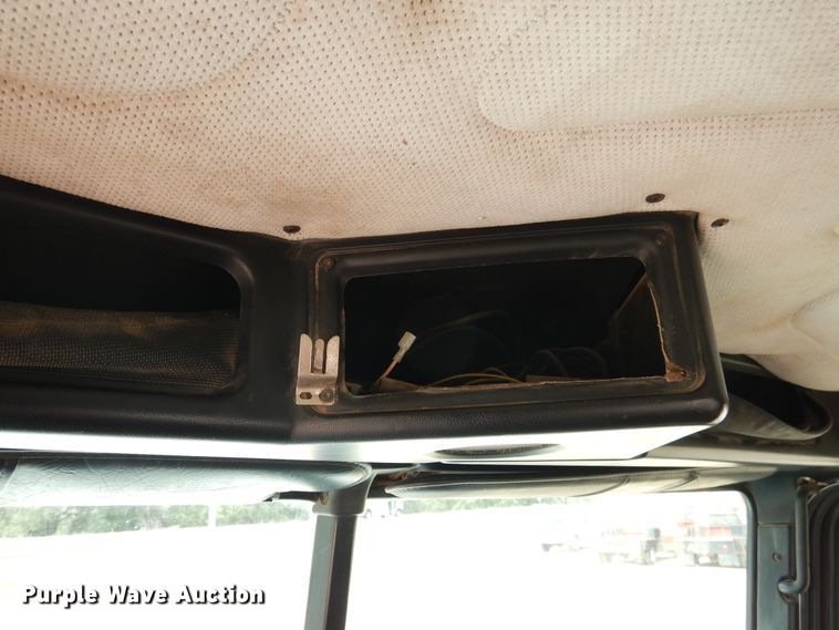 image for item DD0364 1997 Freightliner FLD 120  semi truck