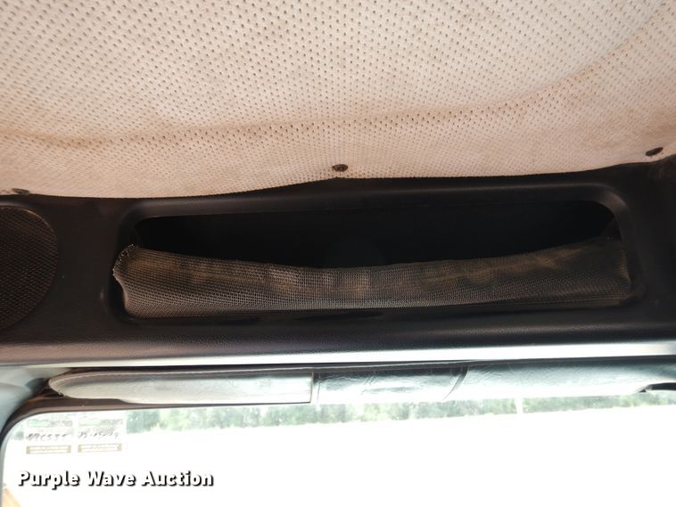 image for item DD0364 1997 Freightliner FLD 120  semi truck