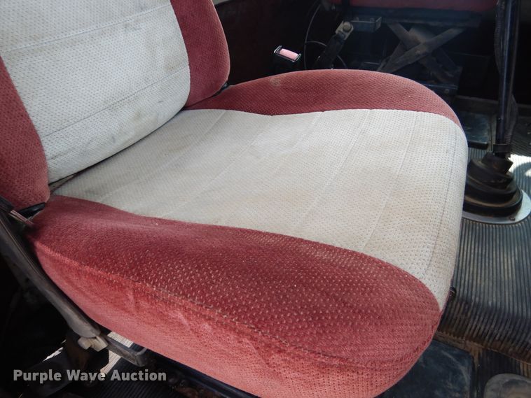 image for item DD0364 1997 Freightliner FLD 120  semi truck