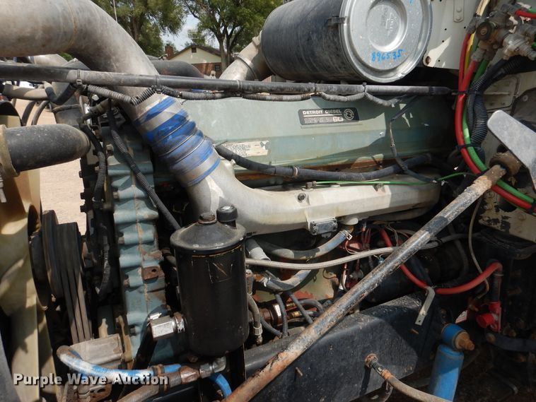 image for item DD0364 1997 Freightliner FLD 120  semi truck