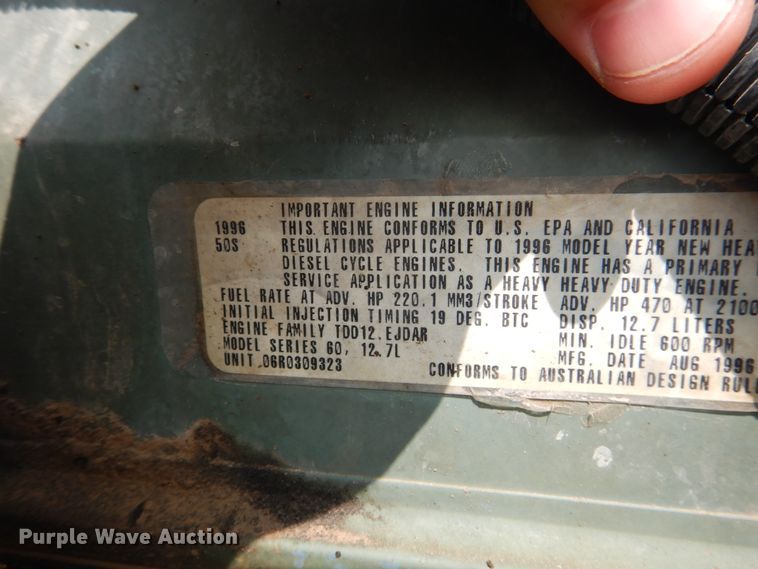 image for item DD0364 1997 Freightliner FLD 120  semi truck