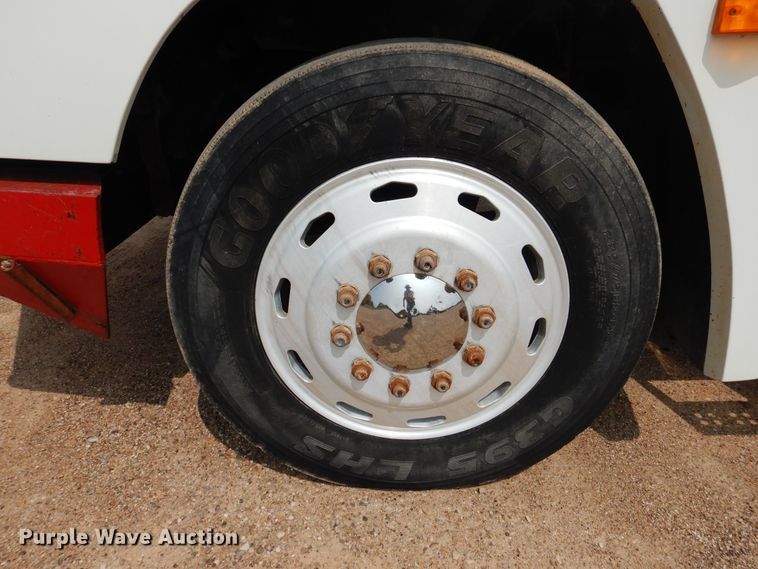 image for item DD0364 1997 Freightliner FLD 120  semi truck