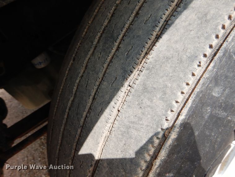 image for item DD0364 1997 Freightliner FLD 120  semi truck