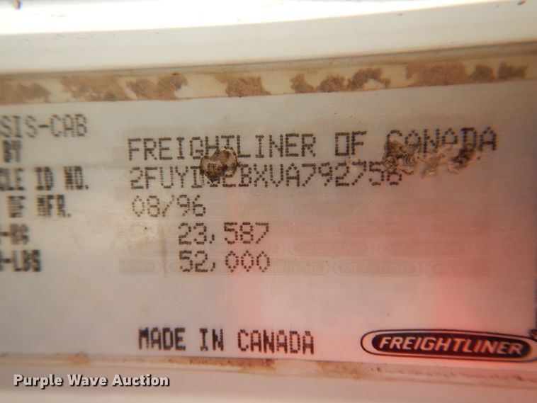 image for item DD0364 1997 Freightliner FLD 120  semi truck