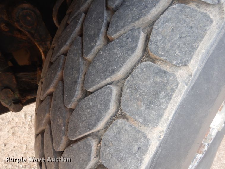 image for item DD0365 1973 Autocar DC10364B  winch truck