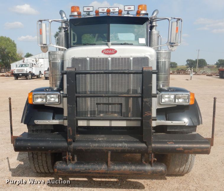image for item DD0367 2007 Peterbilt 379  winch truck