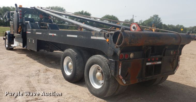 image for item DD0367 2007 Peterbilt 379  winch truck