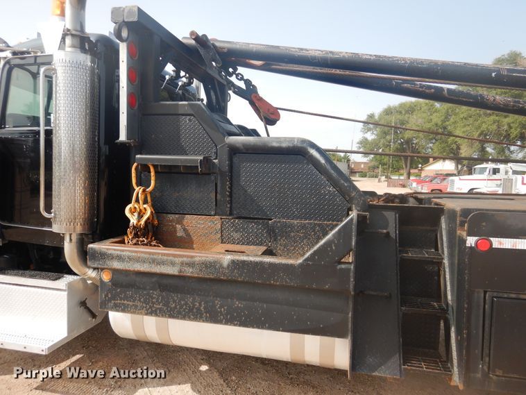 image for item DD0367 2007 Peterbilt 379  winch truck